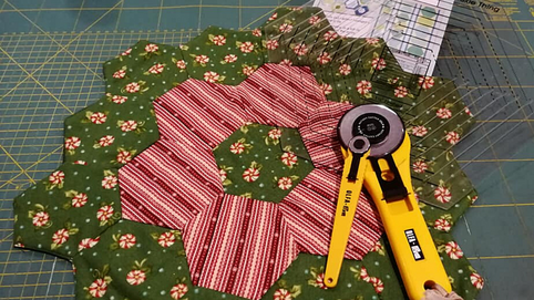 Immagine di copertina: come usare una squadra patchwork per gli esagoni