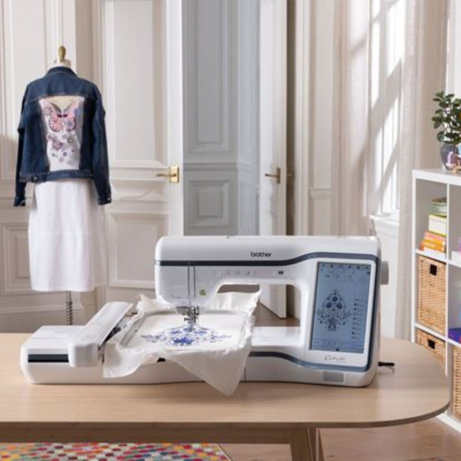 Nuova Macchina Ricamatrice Brother Celeste Innov-is CX1e nella craft room