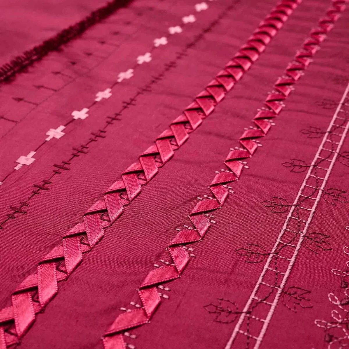 Macchina da cucire e ricamare Pfaff Creative Expression 750 con Telaio 350 x 360 mm ricami a nastro