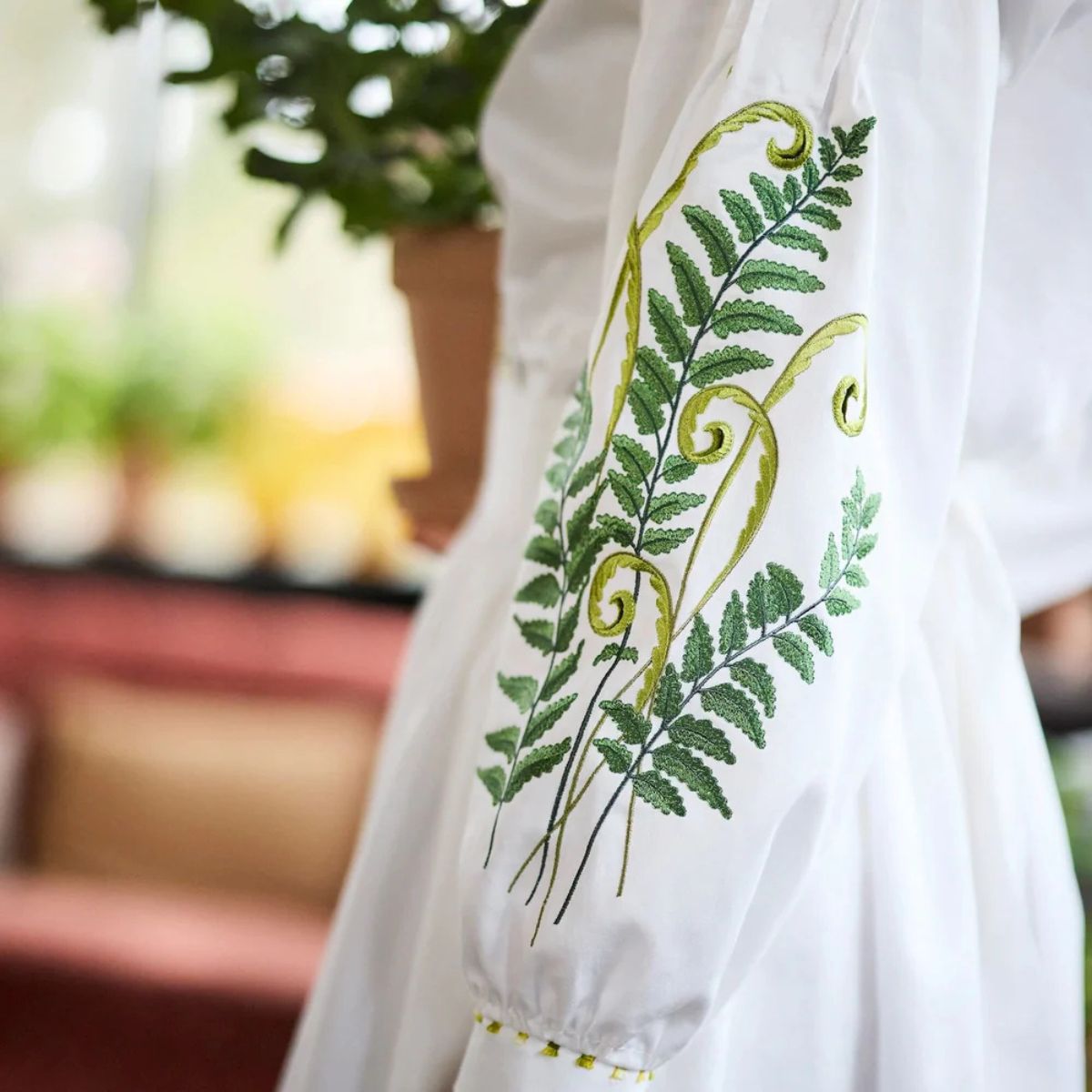 Macchina da cucire e ricamare Husqvarna Viking Designer Topaz 65 esempio di ricamo su camicia