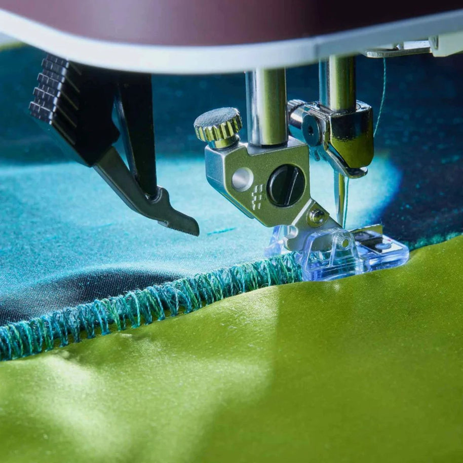 Macchina da cucire e ricamare Pfaff Creative Expression 750 con Telaio 350 x 360 mm piedino cordonatore