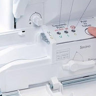 Babylock Ovation Tagliacuci con Punto di copertura infilatura elettronica ad aria