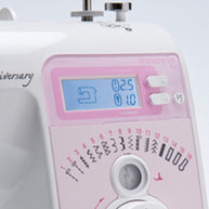 Brother Macchina da cucire Elettronica Innov-is NV10A Anniversary display