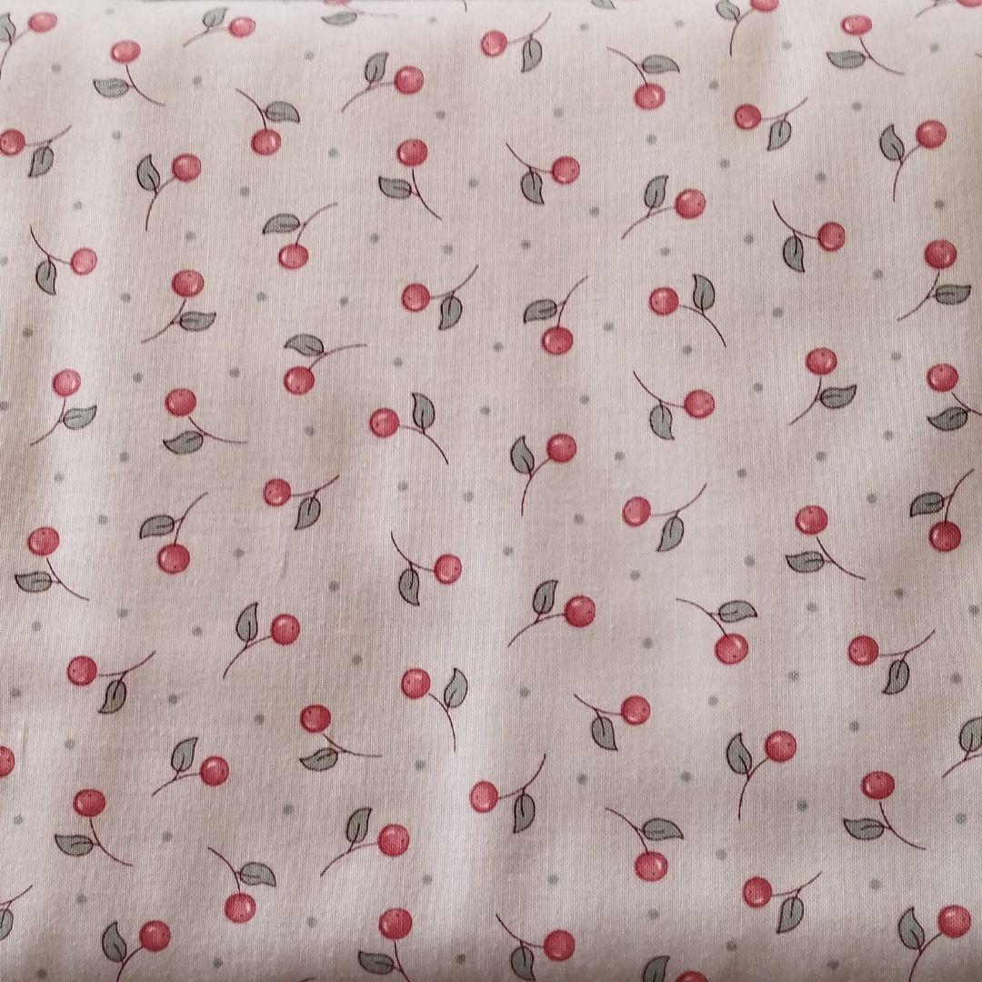 Tessuto di Cotone Americano Fantasia di ciliege