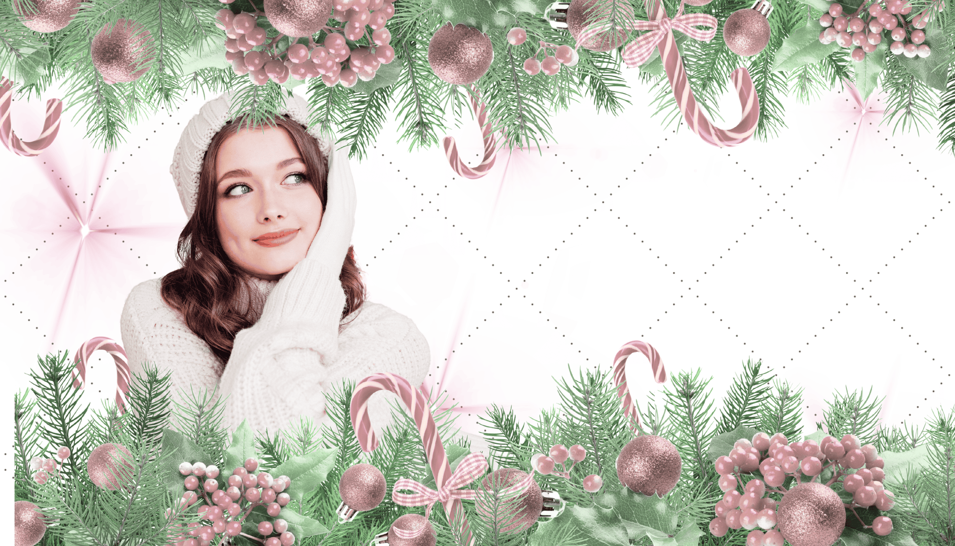 Ragazza sorridente con cappello e guanti di lana  su sfondo natalizio con rami di abete e bastoncini di zucchero rosa.