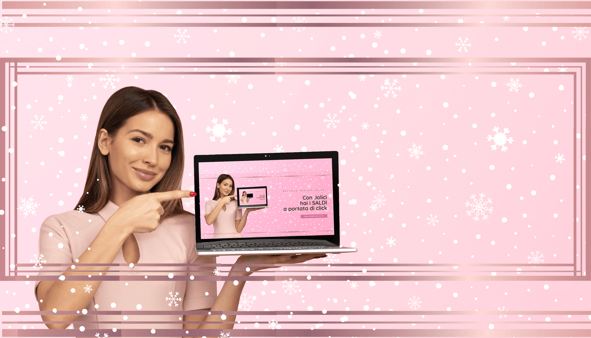 Ragazza con computer in mano che mostra la promozione dei Saldi Jolicì