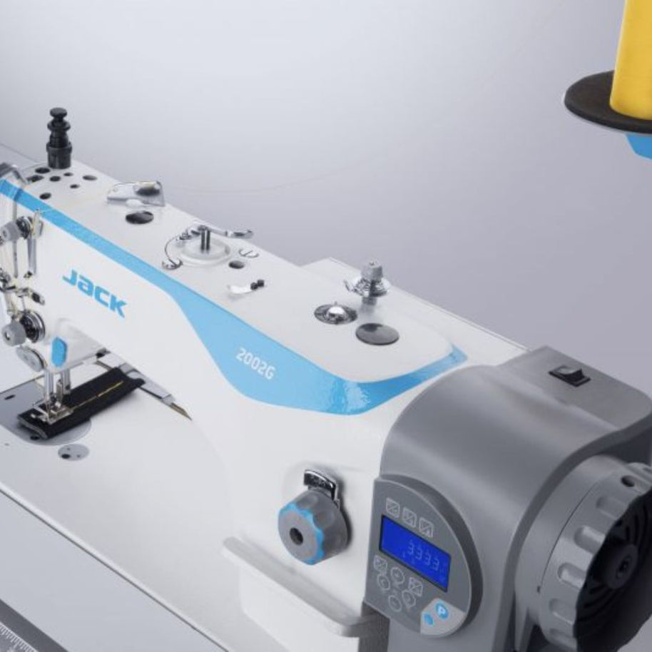 Jack 2002 Macchina da cucire Industriale Lunghezza punto 8mm dettaglio macchina sul tavolo