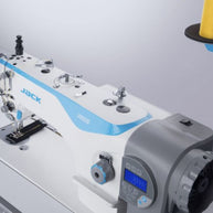 Jack 2002 Macchina da cucire Industriale Lunghezza punto 8mm dettaglio macchina sul tavolo