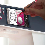 Macchina da cucire e ricamare Pfaff Creative 3.0 dettagliom display ricamo