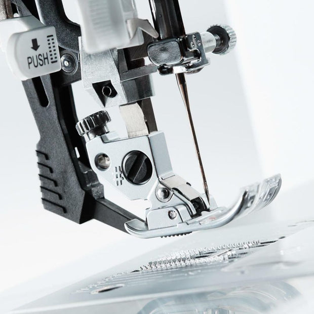Macchina da cucire elettronica Pfaff Passport 3.0  sistema IDT doppio trasporto