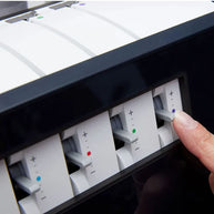 Pfaff admire Air 6000 tagliacuci e punto copertura con infilatura ad aria quadrante tensioni