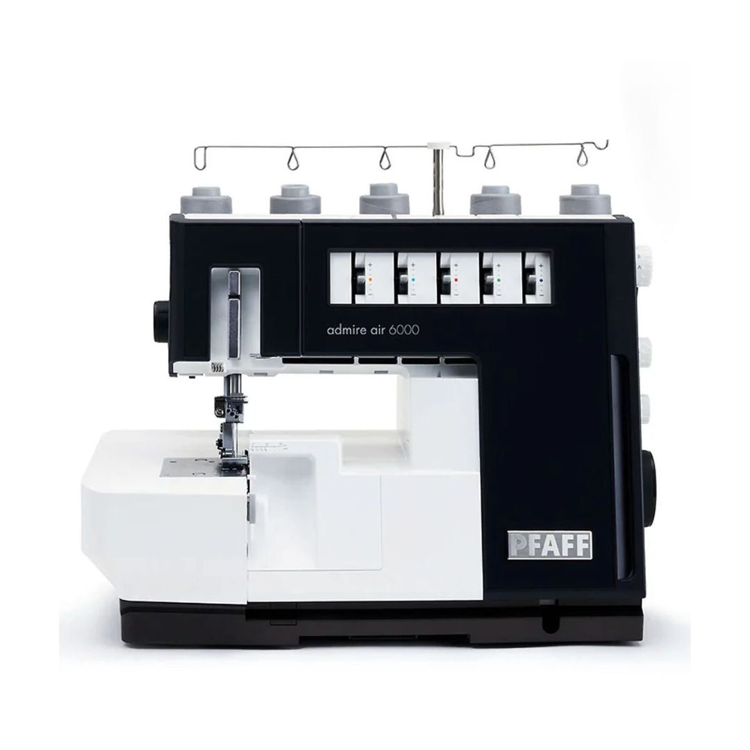 Pfaff admire Air 6000 tagliacuci e punto copertura con infilatura ad aria