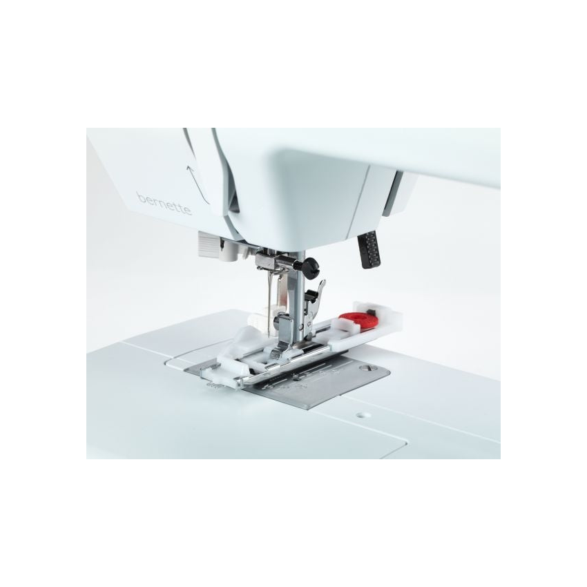 Macchina da cucire Bernette b35