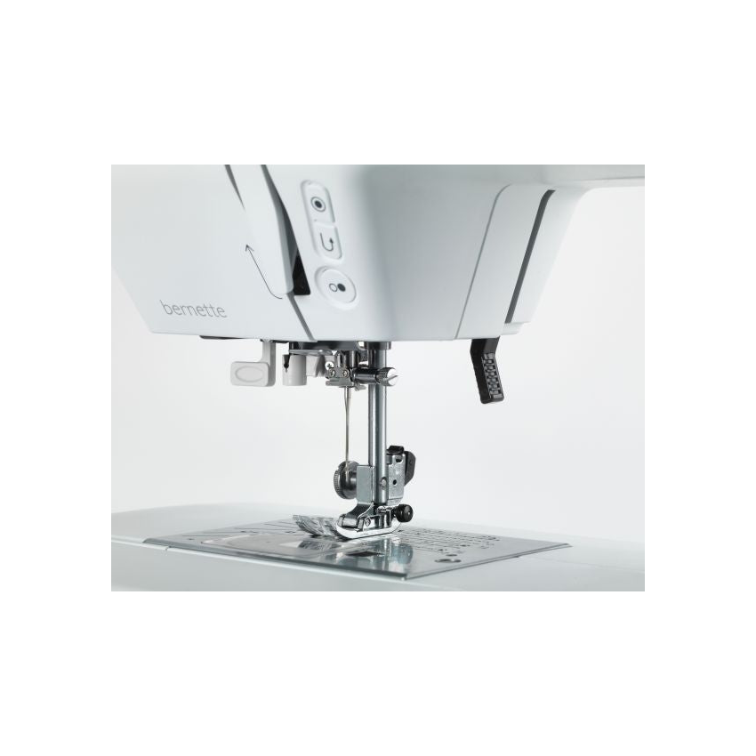 Macchina da cucire Bernette b38