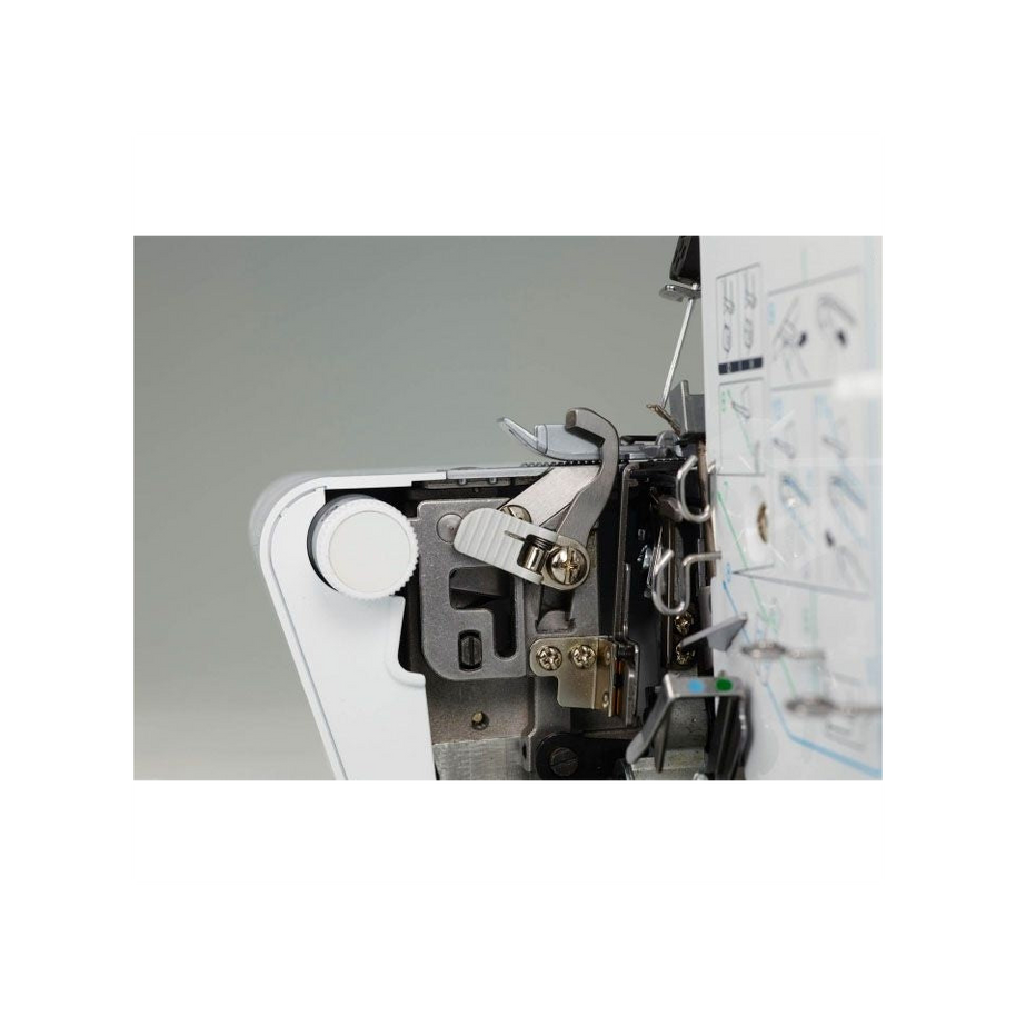 Brother taglia cuce 2104D