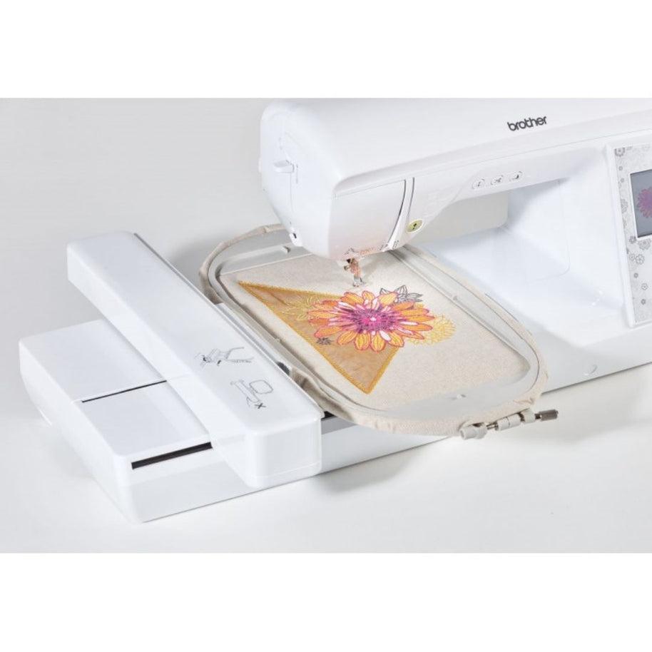 Brother Innovis NV880E Macchina Ricamatrice con 5 Anni di Garanzia chiedi il tuo Codice Sconto!
