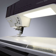 Pfaff icon 2 macchina per cucito e ricamo con intelligenza artificiale ampio spazio di lavoro