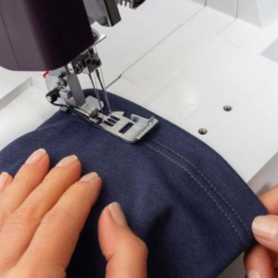 Pfaff Admire air 7000 Tagliacuci con Punto di copertura ed infilatura ad aria