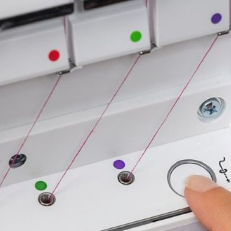 Pfaff Admire air 7000 Tagliacuci con Punto di copertura ed infilatura ad aria