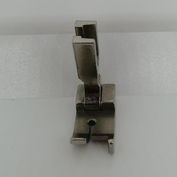 Piedino guida laterale destra fissa a 6,4 mm per macchina industriale