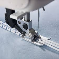 Pfaff Piedino per cordoncino a 3 fori.